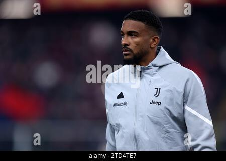 Genua, Italien. Dezember 2023. Gleison Bremer vom Juventus FC sieht beim Fußball-Spiel der Serie A zwischen Genua FC und Juventus FC am 15. Dezember 2023 im Stadio Luigi Ferraris in Genova, Italien, an. Quelle: Marco Canoniero/Alamy Live News Stockfoto