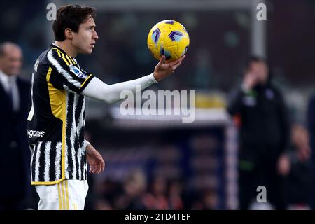 Genua, Italien. Dezember 2023. Federico Chiesa vom Juventus FC Gesten während des Fußballspiels der Serie A zwischen Genua FC und Juventus FC im Stadio Luigi Ferraris am 15. Dezember 2023 in Genova, Italien. Quelle: Marco Canoniero/Alamy Live News Stockfoto