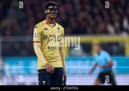 Genua, Italien. Dezember 2023. KONI de Winter von Genua CFC sieht beim Fußball-Spiel der Serie A zwischen Genua FC und Juventus FC am 15. Dezember 2023 im Stadio Luigi Ferraris in Genova, Italien, an. Quelle: Marco Canoniero/Alamy Live News Stockfoto