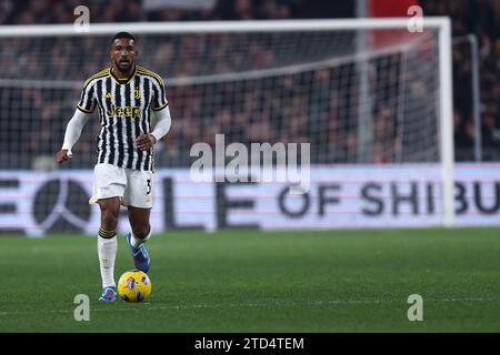 Genua, Italien. Dezember 2023. Gleison Bremer vom FC Juventus im Spiel während des Fußballspiels der Serie A zwischen Genua FC und Juventus FC im Stadio Luigi Ferraris am 15. Dezember 2023 in Genova, Italien. Quelle: Marco Canoniero/Alamy Live News Stockfoto