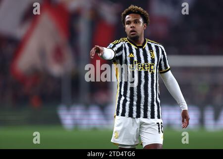 Genua, Italien. Dezember 2023. Weston McKennie von Juventus FC Gesten während des Fußballspiels der Serie A zwischen Genua FC und Juventus FC im Stadio Luigi Ferraris am 15. Dezember 2023 in Genova, Italien. Quelle: Marco Canoniero/Alamy Live News Stockfoto