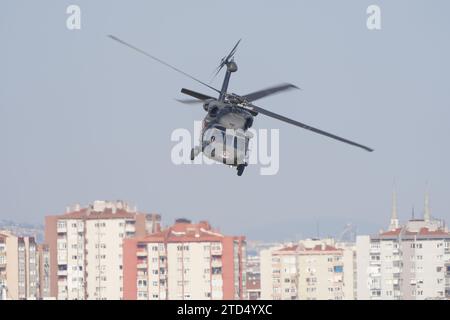 ISTANBUL, TURKIYE - 30. APRIL 2023: Türkische Jandarma-Truppe Sikorsky S-70 wird auf dem Flughafen Istanbul Atatürk während des Teknofestes Istanbul gezeigt Stockfoto