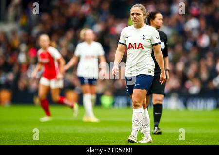 London, England, 16. Dezember 2023: Kit Graham (16 Tottenham) während des Spiels der Barclays FA Womens Super League zwischen Tottenham Hotspur und Arsenal im Tottenham Hotspur Stadium in London. (Liam Asman/SPP) Credit: SPP Sport Press Photo. /Alamy Live News Stockfoto