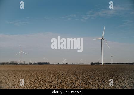 Windturbinen in einem Windpark in Michigans Daumengebiet, Tuscola County Stockfoto