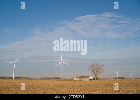 Windturbinen in einem Windpark in Michigans Daumengebiet, Tuscola County Stockfoto