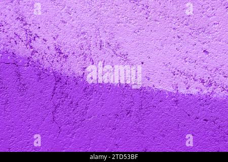 Helles und dunkles Violett schattiert Betonoberflächenhintergrund. Textur, Kopierraum Stockfoto
