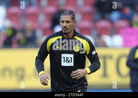 Augsburg, Deutschland 16. Dezember 2023: 1. BL - 2023/2024 - FC Augsburg vs. Borussia Dortmund im Bild: Sebastien Haller (Borussia Dortmund) /// DFL-Vorschriften verbieten die Verwendung von Fotografien als Bildsequenzen und/oder Quasi-Video. /// Stockfoto