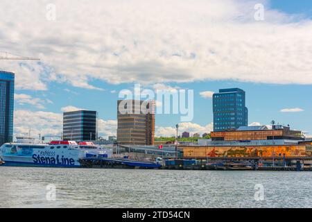 Göteborg, Schweden - 29. Mai 2022: Neu errichtete Bürohochhäuser in Masthuggskajen. Stockfoto