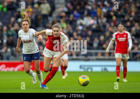 London, England. Dezember 2023. Vivianne Miedema von Arsenal tritt beim FA Womens Super League Spiel zwischen Tottenham Hotspur und Arsenal im Tottenham Hotspur Stadium an. Kredit: Alexander Canillas Kredit: Alexander Canillas/Alamy Live News Stockfoto