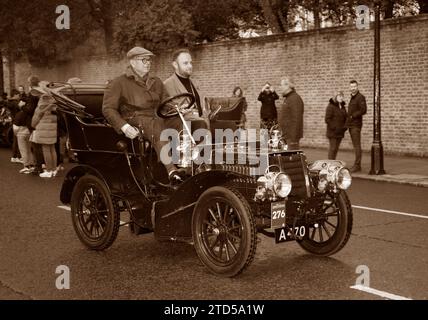 Sepia Tone Teilnehmer 276 1904 Star London nach Brighton Veteran Car Run Concours Marlborough Road St James's London Stockfoto