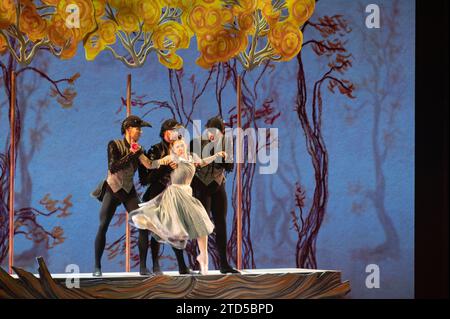 Eine Ballettaufführung der Schneekönigin (Snedronningen) fand im Tivoli Concert Hall (Koncertsalen) in Tivoli Gardens während der Julemark statt (C Stockfoto