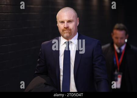 Burnley, Großbritannien. Dezember 2023. Sean Dyche, Manager von Everton, kam am Samstag, den 16. Dezember 2023, vor dem Spiel der Premier League zwischen Burnley und Everton in Turf Moor in Burnley an. (Foto: Pat Scaasi | MI News) Credit: MI News & Sport /Alamy Live News Stockfoto