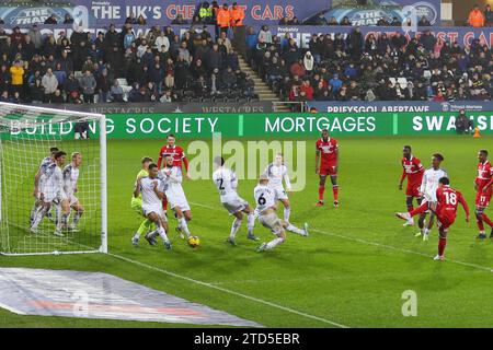 Swansea, Wales, Großbritannien. Dezember 2023. Samuel Silvera aus Middlesbrough (18) erzielt seinen Teams das 2. Tor. EFL Skybet-Meisterschaftsspiel, Swansea City gegen Middlesbrough im Stadion Swansea.com in Swansea, Wales am Samstag, den 16. Dezember 2023. Dieses Bild darf nur für redaktionelle Zwecke verwendet werden. Nur redaktionelle Verwendung, Bild von Andrew Orchard/Andrew Orchard Sportfotografie/Alamy Live News Stockfoto