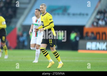 Augsburg, Deutschland 16. Dezember 2023: 1. BL - 2023/2024 - FC Augsburg vs. Borussia Dortmund im Bild: Marco Reus (Borussia Dortmund) /// DFL-Vorschriften verbieten jede Verwendung von Fotografien als Bildsequenzen und/oder Quasi-Video. /// Stockfoto