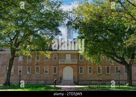 Das Wren-Gebäude auf dem Campus des William & Mary College in Williamsburg, Virginia Stockfoto