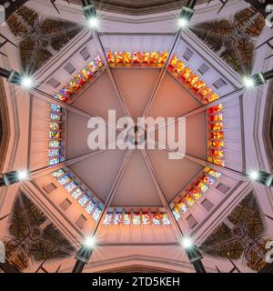 Blackburn Cathedral, Lancashire - unter dem Laternenturm Stockfoto
