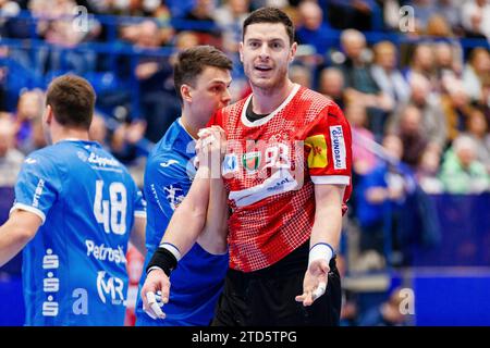 V.l. Frederik Simak (TBV Lemgo Lippe, #08), Mijajlo Marsenic (Fuechse Berlin, #93) GER, TBV Lemgo Lippe vs. Fuechse Berlin, Handball, 1. Bundesliga 17. Spieltag, Spielzeit 2023/2024, 16.12.2023 Foto: Eibner-Pressefoto / Jan Strohdiek Stockfoto