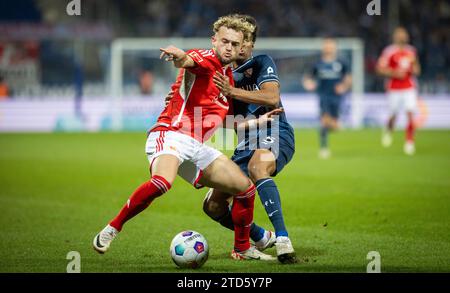 Bochum Deutschland. Dezember 2023. Union’s Benedict Hollerbach, Bernardo (Bochum) VfL Bochum - Union Berlin 16.12.2023 Copyright (nur für journalistisch Stockfoto