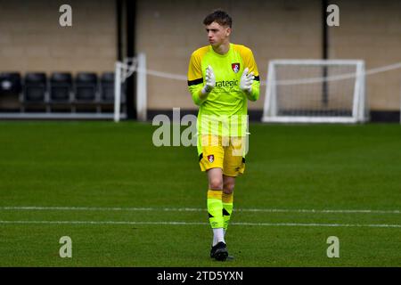 Landore, Swansea, Wales. 16. Dezember 2023. Torhüter Mack Allan vom AFC Bournemouth vor dem U18-Spiel der Professional Development League zwischen Swansea City und AFC Bournemouth in der Swansea City Academy in Landore, Swansea, Wales, Großbritannien am 16. Dezember 2023. Quelle: Duncan Thomas/Majestic Media/Alamy Live News. Stockfoto