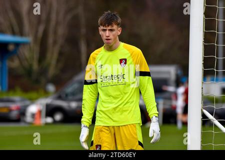 Landore, Swansea, Wales. 16. Dezember 2023. Torhüter Mack Allan vom AFC Bournemouth während des U18-Spiels zwischen Swansea City und AFC Bournemouth in der Swansea City Academy in Landore, Swansea, Wales, Großbritannien am 16. Dezember 2023. Quelle: Duncan Thomas/Majestic Media/Alamy Live News. Stockfoto