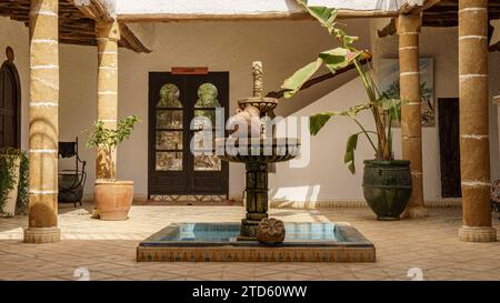 Urlaub Marokko Essaouira Strand Sand Architektur Tiere Pferde Kamele Arabisch Marokkanische Sommer Sport Meer Stockfoto