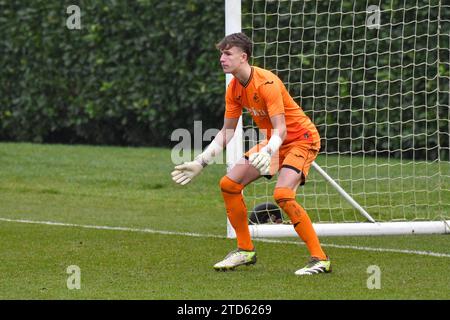 Landore, Swansea, Wales. 16. Dezember 2023. Torhüter Kit Margetson aus Swansea City während des U18-Spiels zwischen Swansea City und AFC Bournemouth in der Swansea City Academy in Landore, Swansea, Wales, Großbritannien am 16. Dezember 2023. Quelle: Duncan Thomas/Majestic Media/Alamy Live News. Stockfoto