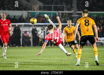 Newport, Großbritannien, 16. Dezember 2023. Danny Rose während des Sky Bet EFL League 2 Fußballspiels zwischen Newport County FC und Grimsby Town FC im Rodney Parade Stadium, Newport, UK.Credit: Jon Corken/Alamy Live News Stockfoto