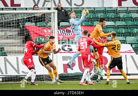 Newport, Großbritannien, 16. Dezember 2023. Harvey Cartwright während des Sky Bet EFL League 2 Fußballspiels zwischen Newport County FC und Grimsby Town FC im Rodney Parade Stadium, Newport, UK.Credit: Jon Corken/Alamy Live News Stockfoto