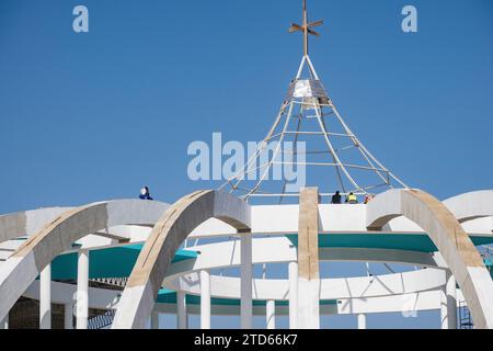 Sanctuaire Marial de Popenguine, der Marienschrein in Popenguine im Bau. Senegal, Afrika. 04.12.2023 Stockfoto