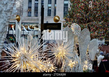 Weihnachtsbaum im Rockefeller Center in Midtown Manhattan, New York Stockfoto