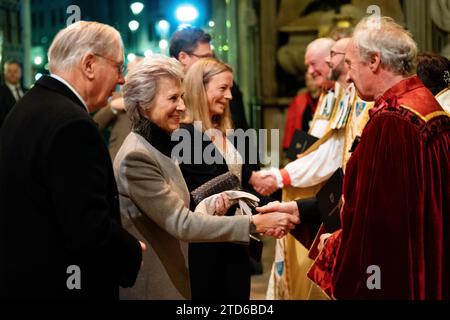 Der Duke und die Herzogin von Gloucester während der Royal Carols - zusammen bei Weihnachtsgottesdienst in der Westminster Abbey in London. Bilddatum: Freitag, 8. Dezember 2023. Stockfoto