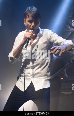 London, Großbritannien. Dezember 2023. Leadsänger Brett Anderson von der englischen Rockband Suede tritt am zweiten von drei Abenden im Electric Brixton auf. Quelle: Justin Ng/Alamy Live News Stockfoto