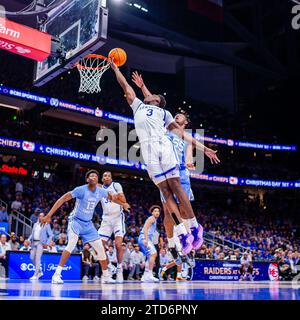 16. Dezember 2023: Das CBS Sports Classic Matchup in der State Farm Arena in Atlanta, GA. (Scott Kinser/CSM) Stockfoto