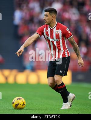 Bilbao, Vizcaya, Spanien. Dezember 2023. Yuri Berchiche vom Athletic Club in Aktion während des LaLiga EA Sports Matches zwischen Athletic Club und Atlet Stockfoto