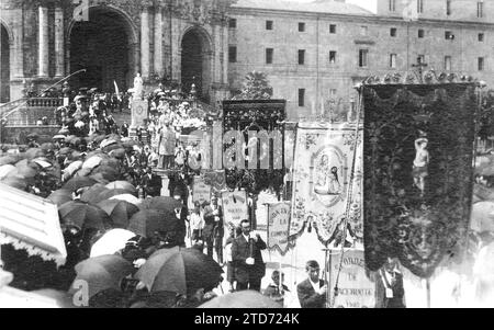 07/31/1916. Die Feierlichkeiten des heiligen Ignatius von Loyola. Die Prozession, am Ausgang des Heiligtums, Richtung Azpeitia. Foto: Indalecio Ojanguren. Quelle: Album / Archivo ABC / Indalecio Ojanguren Stockfoto