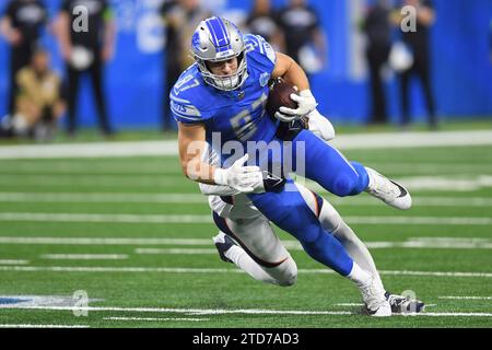 DETROIT, MI - 16. DEZEMBER: Detroit Lions TE Sam LaPorta (87) läuft nach einem Fang während des Spiels zwischen Denver Broncos und Detroit Lions am 16. Dezember 2023 im Ford Field in Detroit, MI (Foto: Allan Dranberg/CSM) (Credit Image: © Allan Dranberg/Cal Sport Media) Credit: Cal Sport Media/Alamy Live News Stockfoto