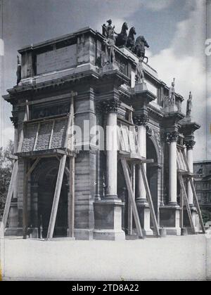 Paris (1. Arr.), Frankreich der Arc de Triomphe des Carrousel du Louvre ist vor Bombenangriffen geschützt, HD, Kunst, Habitat, Architektur, erster Weltkrieg, Statue, existiert in hoher Auflösung, Skulptur, öffentliche Bürgerarchitektur, Säule, Bombardement, Arcade, Arcade, Arch, Anti-Bombenschutz, Frankreich, Paris, Aux Tuileries, the Protected Carrousel Arc de Triomphe, Louvre, 25.07/1918 - 25.07.1918, Léon, Auguste, Fotograf, Autochrome, Foto, Glas, Autochrome, Foto, positiv, Vertikal, Format 9 x 12 cm Stockfoto