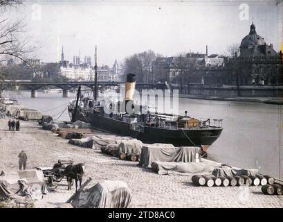 Paris (1.-4.-6. Arr.), Frankreich Quai du Louvre (derzeit Quai Francois-Mitterand) und Île de la Cité, gegenüber dem Quai de Conti und dem Institut de France, Transport, Habitat, Architecture, HD, Tiertransport, Fluss, Tiefbau, existiert in High Definition, Kai, Boot, Faß, Kuppel, Dome, Flusstransport, See, Brücke, Frankreich, Paris, Le Quai du Louvre, Louvre, Institut de France, 19.03/1920 - 19.03.1920, Léon, Auguste, Fotograf, Autochrome, Foto, Glas, Autochrome, Foto, positiv, Horizontal, Größe 9 x 12 cm Stockfoto