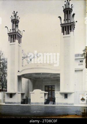 Paris (7. Arr.), Frankreich die Ausstellung der dekorativen Künste, das Tor der Université-Fabert, Kunst, Inschrift, Information, Habitat, Architektur, Turm, Dekorative Künste, Architekturinschrift, Ausstellung, Ausstellung für dekorative Kunst, Tür, Barriere, Palisade, Fronton, ephemere Architektur, Invalides, 24.11/1925 - 24.11.1925, Léon, Auguste, Fotograf, 1925 - Exposition internationale des Arts Décoratifs et Industriels modernes Paris, Autochrome, Foto, Glas, Autochrome, Foto, positiv, Vertikal, Format 9 x 12 cm Stockfoto