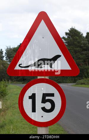 Warndreieck, das das Vorhandensein von Ottern anzeigt. Stockfoto