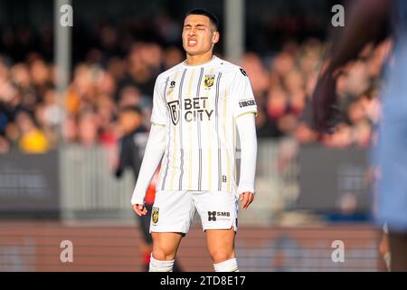 ALMERE, NIEDERLANDE - 17. DEZEMBER: Amine Boutrah von Vitesse enttäuscht während des niederländischen Eredivisie-Spiels zwischen Almere City FC und Vitesse im Yanmar Stadion am 17. Dezember 2023 in Almere, Niederlande. (Foto: Patrick Goosen/Orange Pictures) Stockfoto