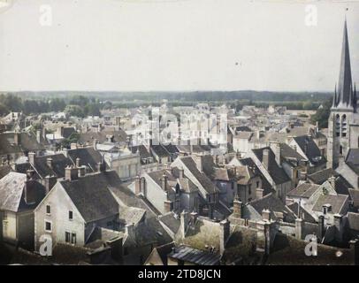 Nemours, Frankreich, Gehäuse, Architektur, Glockenturm, Panorama der Stadt, Frankreich, Nemours, Allgemeine Ansicht der Stadt und der Kirche, Blick von der Terrasse des Schlosses, Nemours, 06/08/1917 - 06/08/1917, Passet, Stéphane, Fotograf, 1917 - seine-et-Marne - Stéphane Passet, Autochrome, Foto, Glas, Autochrome, Foto, positiv, Horizontal, Format 9 x 12 cm Stockfoto