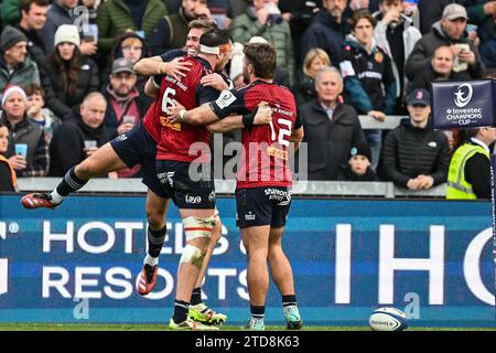 Thomas Ahern aus Münster feiert seinen Versuch während des Heineken Champions Cup Matches Exeter Chiefs vs Munster im Sandy Park, Exeter, Großbritannien, 17. Dezember 2023 (Foto: Craig Thomas/News Images) Stockfoto