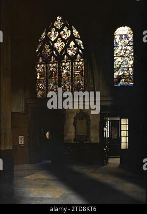 Paris (IV. Arr.), Frankreich Inneres der Kirche St-Gervais-St-Protais?, Religion, Wohnraum, Architektur, Kirche, Christentum, Innenansicht, Buntglas, religiöse Architektur, Frankreich, Paris, Inneres der St. Church Gervais, Arrondissement IV, 27.06/1914 - 27.06.1914, Passet, Stéphane, Fotograf, Autochrome, Foto, Glas, Autochrome, Foto, positiv, Vertikal, Format 9 x 12 cm Stockfoto