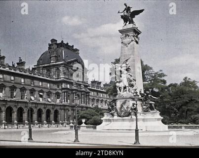 Paris (1. Arr.), Frankreich das Denkmal für Gambetta und Louvre, HD, Kunst, Habitat, Architektur, Statue, Museum, Stele, existiert in High Definition, Skulptur, Kriegsdenkmal, Skulptur, Skulptur Dekor, Galerie, Schloss, Frankreich, Paris, Gambetta-Denkmal und Louvre, Louvre, 19/06/1917 - 19/06/1917, Léon, Auguste, Fotograf, Autochrome, Foto, Glas, Autochrome, Foto, positiv, Horizontal, Format 9 x 12 cm Stockfoto