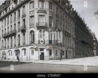 Paris (8. Arr.), Frankreich Lebensmitteldepot des französisch-amerikanischen Empfangs an der Ecke Rue Pierre-Charron und Avenue des Champs-Elysées, Daily Life, 1. Weltkrieg, Essen, Bombardierung, Schutz - Bombardierung, Kriegsanstrengungen, Kriegsarbeit, Rotes Kreuz, Engpässe, Rationing, Flag, Frankreich, Paris, Food Depot der französisch-amerikanischen Empfangsseite der Avenue des Champs Elysées, Arrondissement VIII, 06/07/1918 - 06/07/1918, Léon, Auguste, Fotograf, Autochrome, Foto, Glas, Autochrome, Foto, positiv, Horizontal, Format 9 x 12 cm Stockfoto