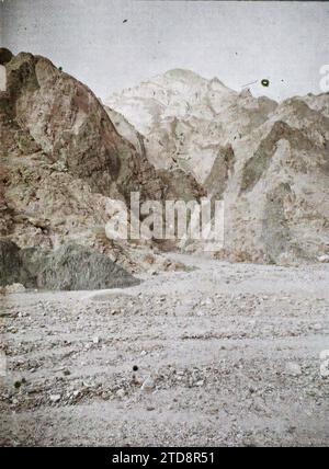 Aqaba, Arabien (heutiges Jordanien) Schlucht Zufluss des Wadi, Natur, Umwelt, Landschaft, Arabien, Umgebung von Akaba, Umgebung von Akaba. Nebenfluss der Schlucht von Oued Akaba, Aqaba, 23.02/1918 - 23.02.1918, Castelnau, Paul, 1918 - Nahost, Ägypten, Palästina, Chypre - Paul Castelnau (fotografischer Teil der Armee) - (9. Januar-6. Oktober), Autochrome, Foto, Glas, Autochrome, Foto, positiv, Vertikal, Format 9 x 12 cm Stockfoto