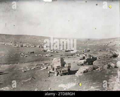 ABA el Lissan, Arabien (heutiges Jordanien) britische Rolls-Royce Panzerwagen, Natur, Umwelt, Internationale Beziehungen, Wohnraum, Architektur, Gesellschaft, Landschaft, ausländische Präsenz, Straße, Lager, Wohnungen, Armee, Arabien, Abel Lesan, englische Panzerwagen nach Abel Lesan, Aba el-Lissan, 14/03/1918 - 14/03/1918, Castelnau, Paul, 1918 - Nahost, Ägypten, Palästina, Chypre - Paul Castelnau (fotografischer Teil der Armee) - (9. Januar-6. Oktober), Autochrome, Foto, Glas, Autochrome, Foto, positiv, Horizontal, Format 9 x 12 cm Stockfoto