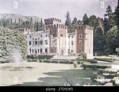 Gardasee, Italien Villa Albertini, Natur, Umwelt, Habitat, Architektur, Landschaft, Konifer, Villa, Brunnen, Park, Garten, Palast, Schloss, Italien, Gardasee, Gardasee (Königsschloss), Lac de Garde, 16.05/1918 - 16.05.1918, Cuville, Fernand, 1918 - Italien - Fernand Cuville - (März-August), Autochrome, Foto, Glas, Autochrome, Foto, positiv, Horizontal, Format 9 x 12 cm Stockfoto