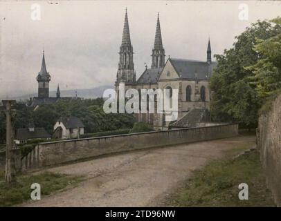 Obernai, Frankreich, Religion, Habitat, Architektur, Kirche, Christentum, Turm, Glockenturm, Panorama der Stadt, religiöse Architektur, Frankreich, Obernai, Überblick über die Kirche und den Turm; Christus im Vordergrund, links, Obernai, 19/07/1920 - 19/07/1920, Léon, Auguste, Fotograf, 1920 - Elsass - Auguste Léon (Juillet), Autochrome, Foto, Glas, Autochrome, Foto, positiv Stockfoto